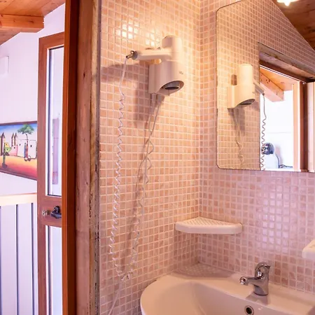 Affittacamere Sph24-residenza Il Corallo 3*